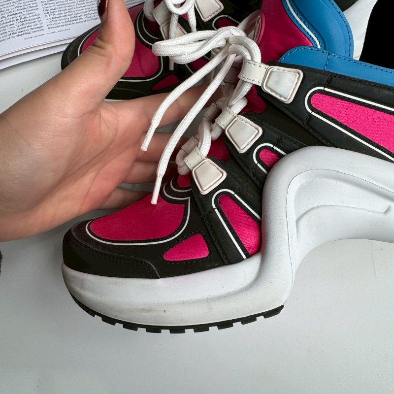 🎊專櫃1萬5 LV超顯瘦粉拚藍色運動鞋 37.5-13