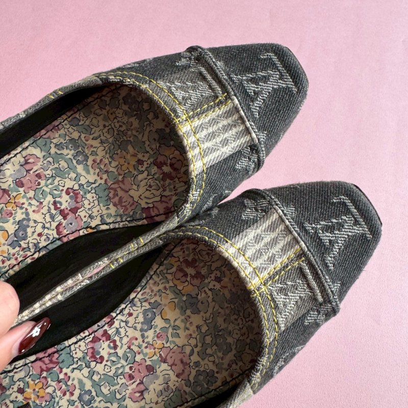 💝難再遇款式 LV 牛仔布花卉個性娃娃鞋-2