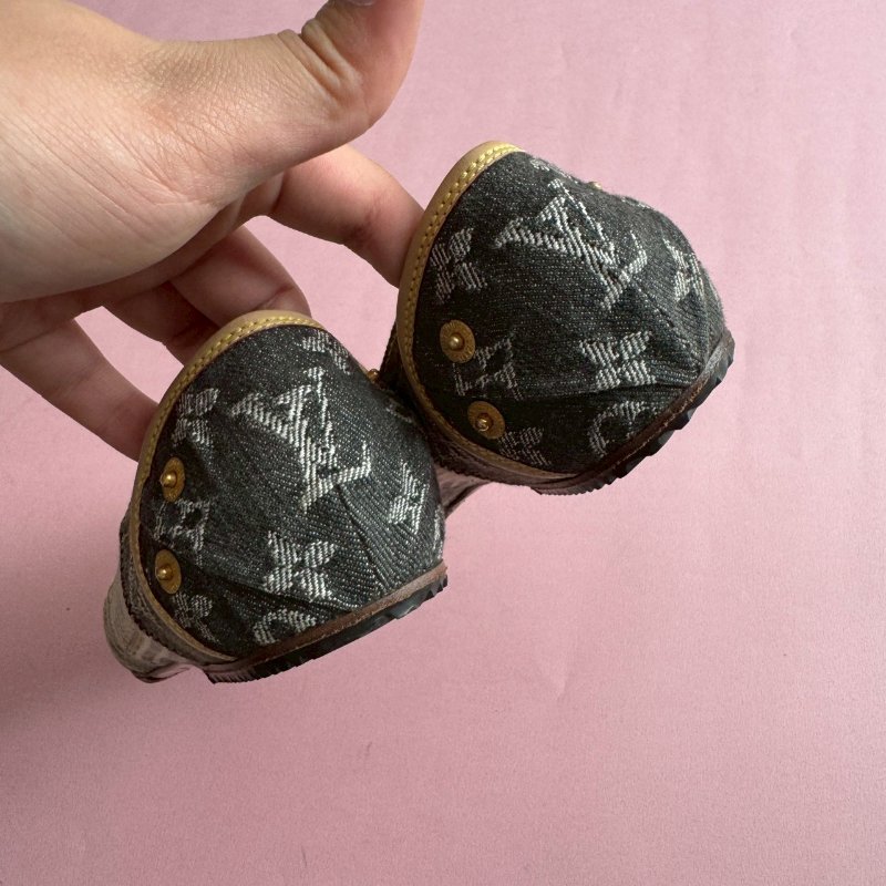 💝難再遇款式 LV 牛仔布花卉個性娃娃鞋-3