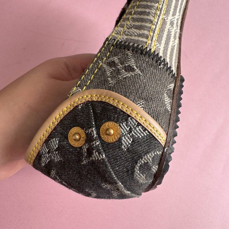 💝難再遇款式 LV 牛仔布花卉個性娃娃鞋-4