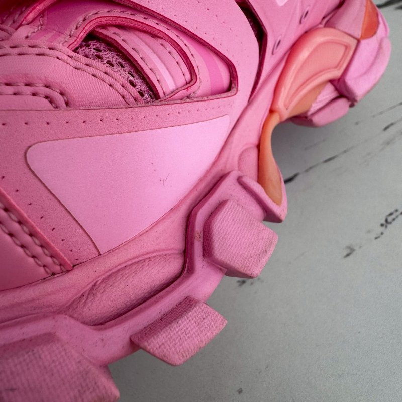 👟絕版半價必買鞋款 Balenciaga粉色老爹鞋-21