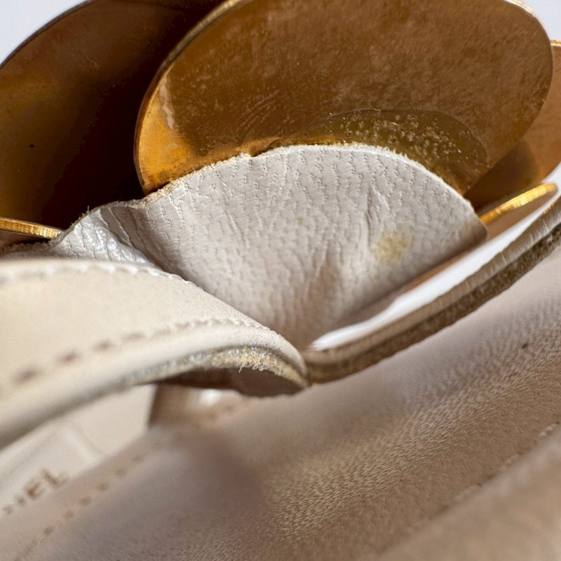 😍仙女渡假買這雙 Chanel 奶昔白花花涼鞋37.5-4