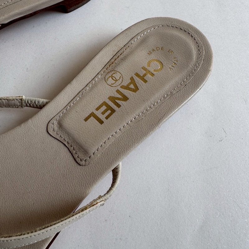 😍仙女渡假買這雙 Chanel 奶昔白花花涼鞋37.5-8