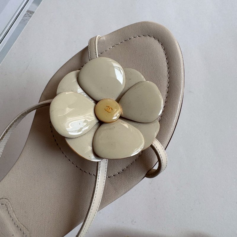 😍仙女渡假買這雙 Chanel 奶昔白花花涼鞋37.5-10