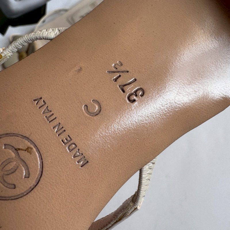 😍仙女渡假買這雙 Chanel 奶昔白花花涼鞋37.5-11