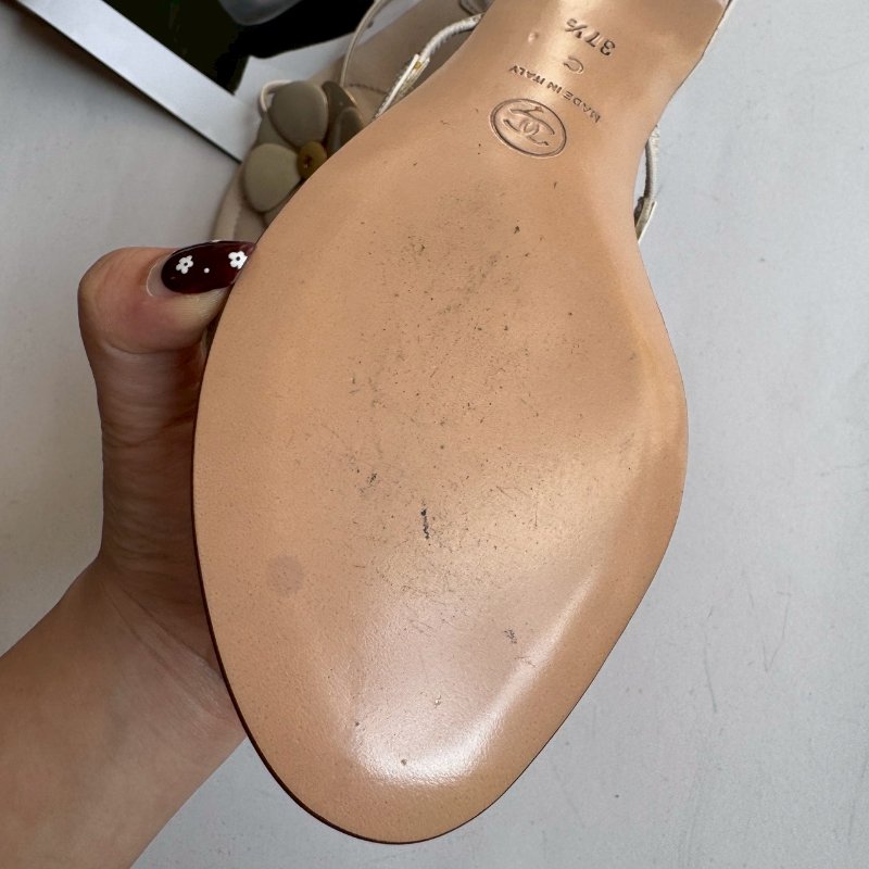 😍仙女渡假買這雙 Chanel 奶昔白花花涼鞋37.5-13