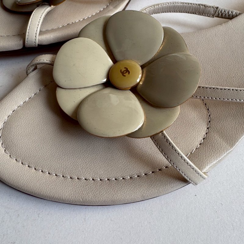 😍仙女渡假買這雙 Chanel 奶昔白花花涼鞋37.5-15