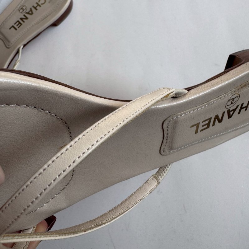 😍仙女渡假買這雙 Chanel 奶昔白花花涼鞋37.5-18