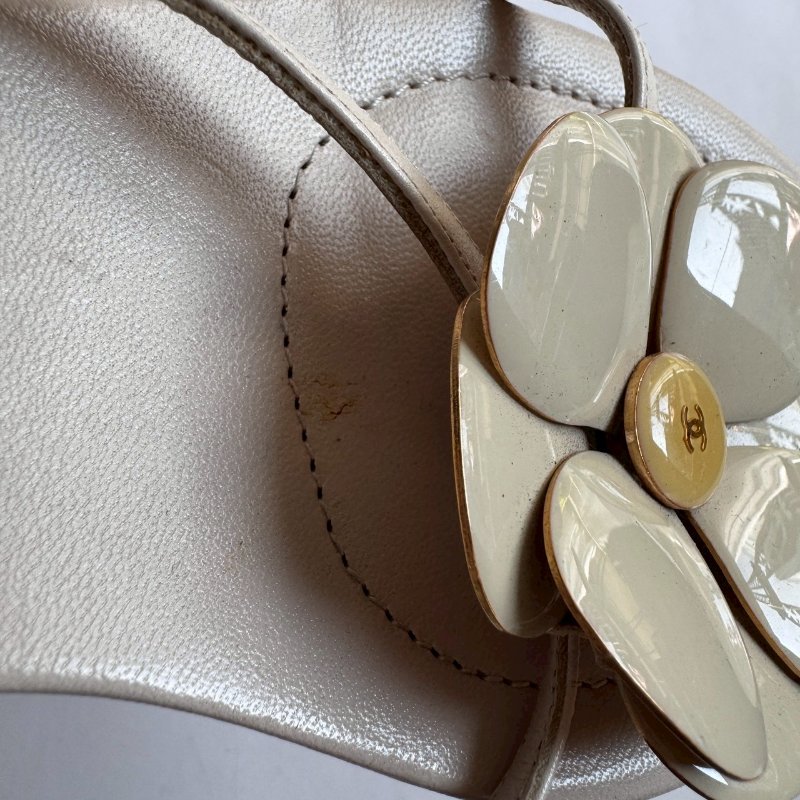 😍仙女渡假買這雙 Chanel 奶昔白花花涼鞋37.5-20