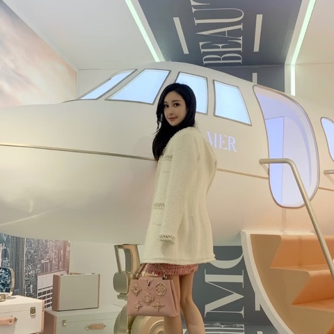 LV CapucinesBB粉色花卉裝飾 牛皮手提肩背包27*17.5*9 99新配件塵袋