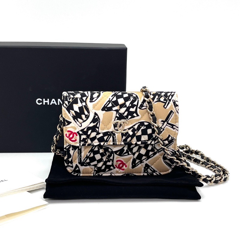 CHANEL塗鴉小廢包 12*9*3 99新配件盒子塵袋-1