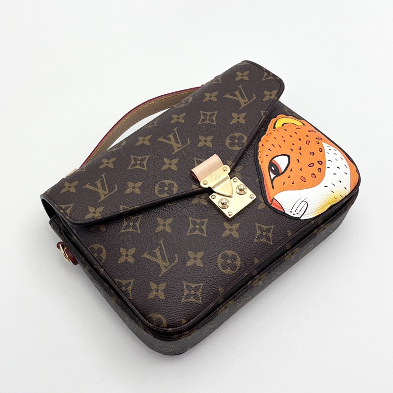 LV 孫一鈿聯名款獵豹 手提斜背郵差包芯片款25*19*7 99新配件塵袋吊牌-6