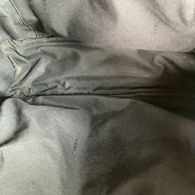 Fendi黑灰拼色雙肩包 老花帆布拼皮31*37*10 98新配件塵袋-3