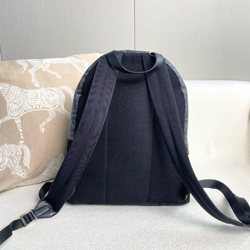 Fendi黑灰拼色雙肩包 老花帆布拼皮31*37*10 98新配件塵袋-7