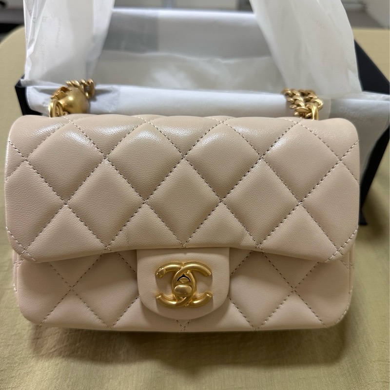 香奈兒迷你口蓋包 19公分 愛心調節款-0