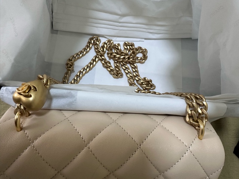 香奈兒迷你口蓋包 19公分 愛心調節款-10