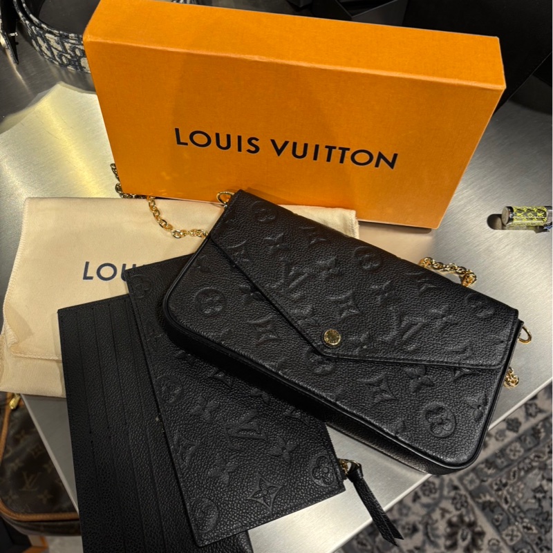 Louis Vuitton Felicie Pochette 三合一 黑色壓紋皮革-1