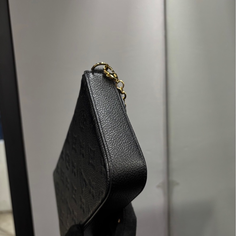 Louis Vuitton Felicie Pochette 三合一 黑色壓紋皮革-9