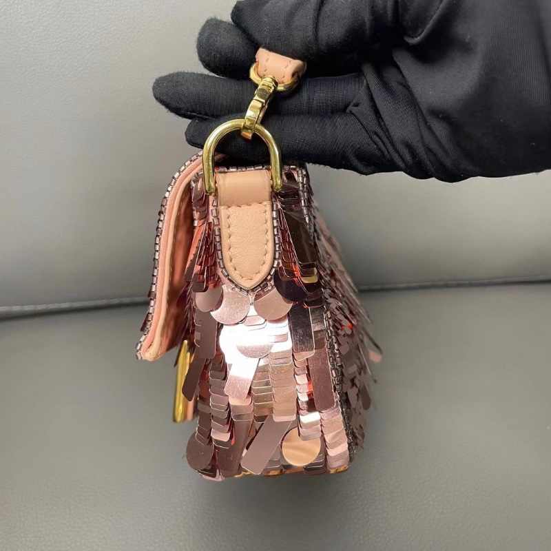 Fendi人魚姬粉亮片迷你法棍 bling bling包金色FF鎖扣18*9.5*5.5 98新配件2肩帶 備用亮片 塵袋-5