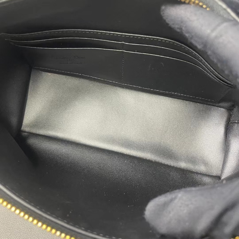 dior hobo腋下包聖誕限定= 粗花呢幸運星吊飾 22*13*10 98新配件購證 塵袋-2