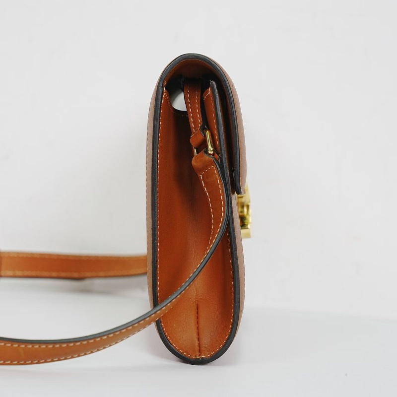 CELINE 凱旋門金色鎖扣 信封包 焦糖色21*16 99新配件塵袋-2