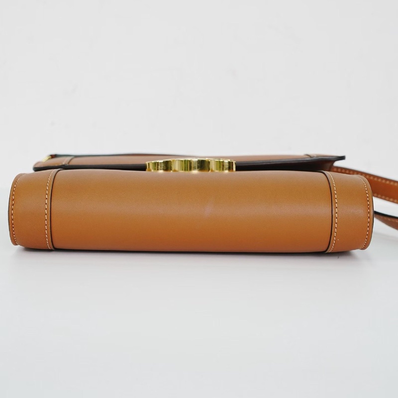 CELINE 凱旋門金色鎖扣 信封包 焦糖色21*16 99新配件塵袋-4