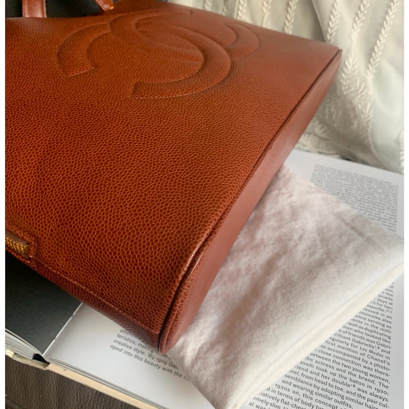 香奈兒金球托特包 魚子醬 焦糖色 大CC Logo 肩背包 腋下包 香奈兒 黑色牛皮 中古包 二手包  古董包 Vintage chanel brown caviar gold ball shoulder bag-5