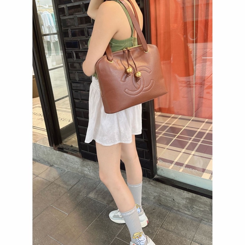 香奈兒金球托特包 魚子醬 焦糖色 大CC Logo 肩背包 腋下包 香奈兒 黑色牛皮 中古包 二手包  古董包 Vintage chanel brown caviar gold ball shoulder bag-10