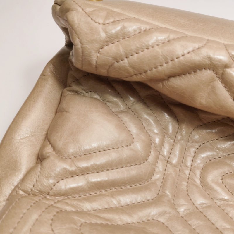 Miu Miu油蠟皮純色絎縫字母logo手提包-19