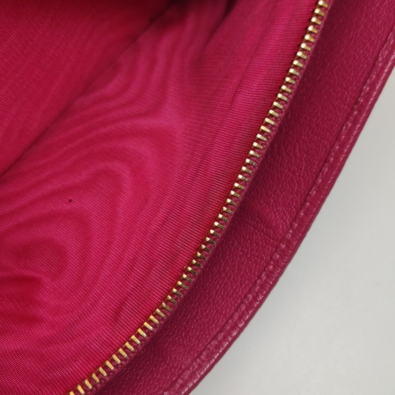 Miu Miu羊皮字母logo斜挎包單肩包-8