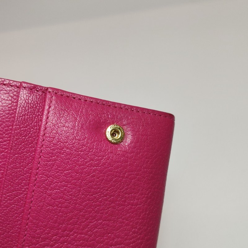 Miu Miu羊皮字母logo斜挎包單肩包-9