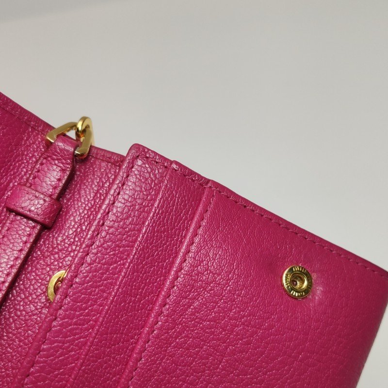 Miu Miu羊皮字母logo斜挎包單肩包-15