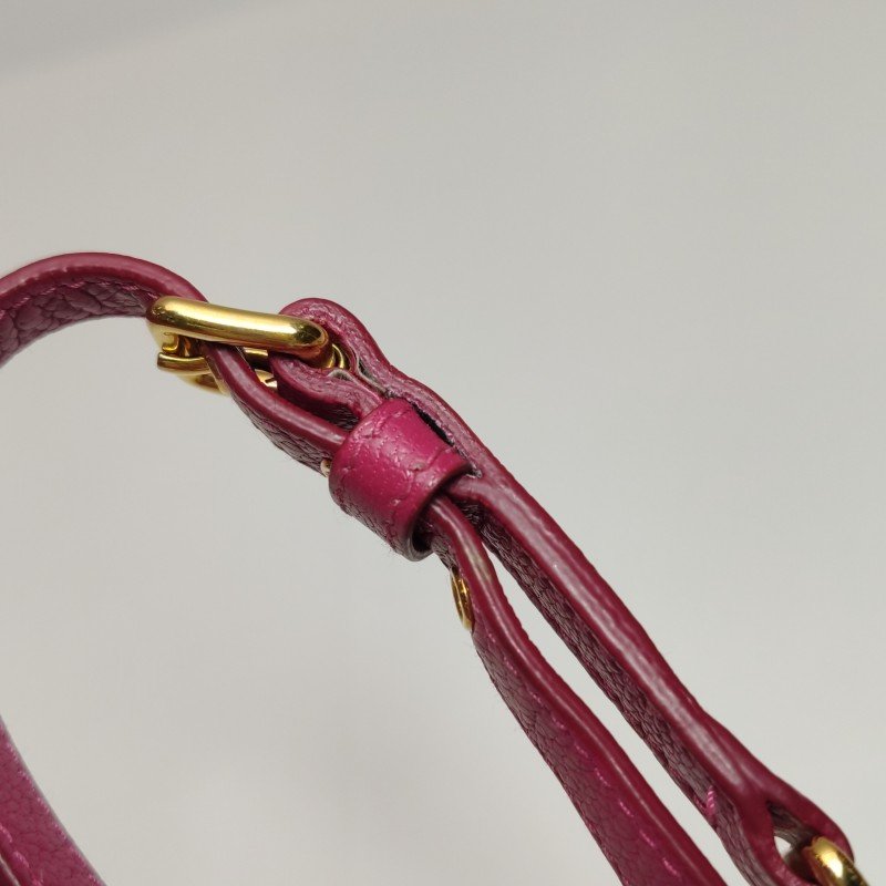 Miu Miu羊皮字母logo斜挎包單肩包-23