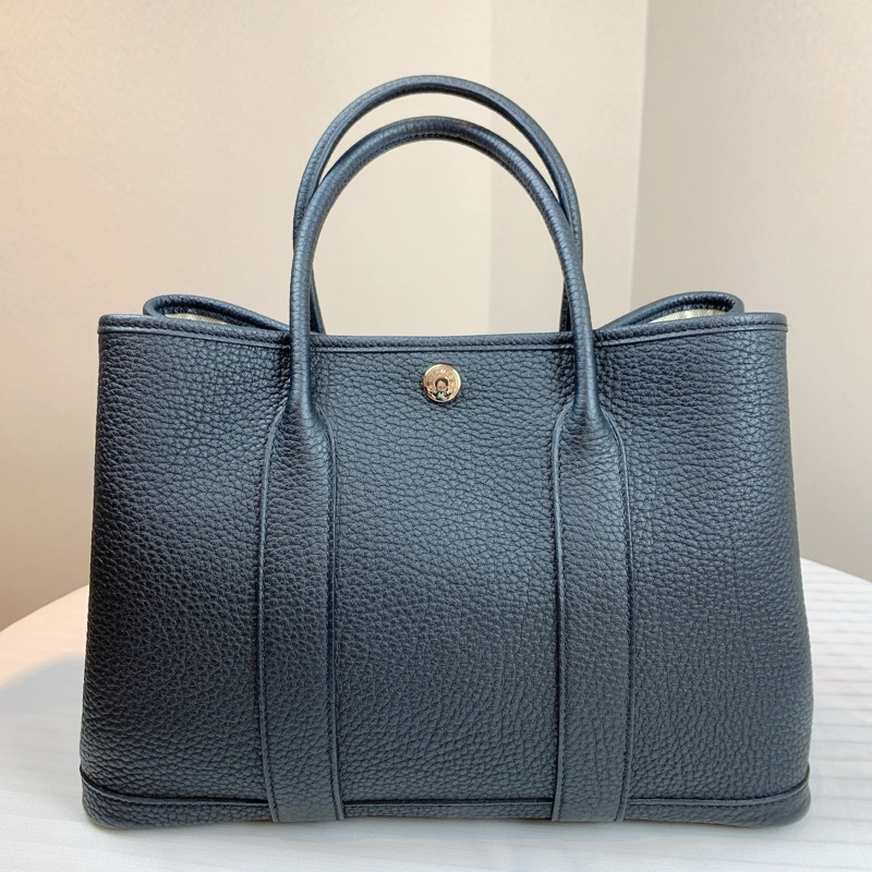 愛馬仕/Hermes 黑色皮革 銀色鈕扣 經典實用 30*14*21-1