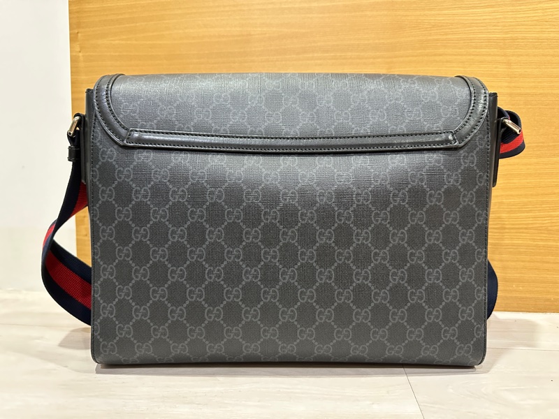 Gucci 黑灰原花logo 下蓋郵差包-3