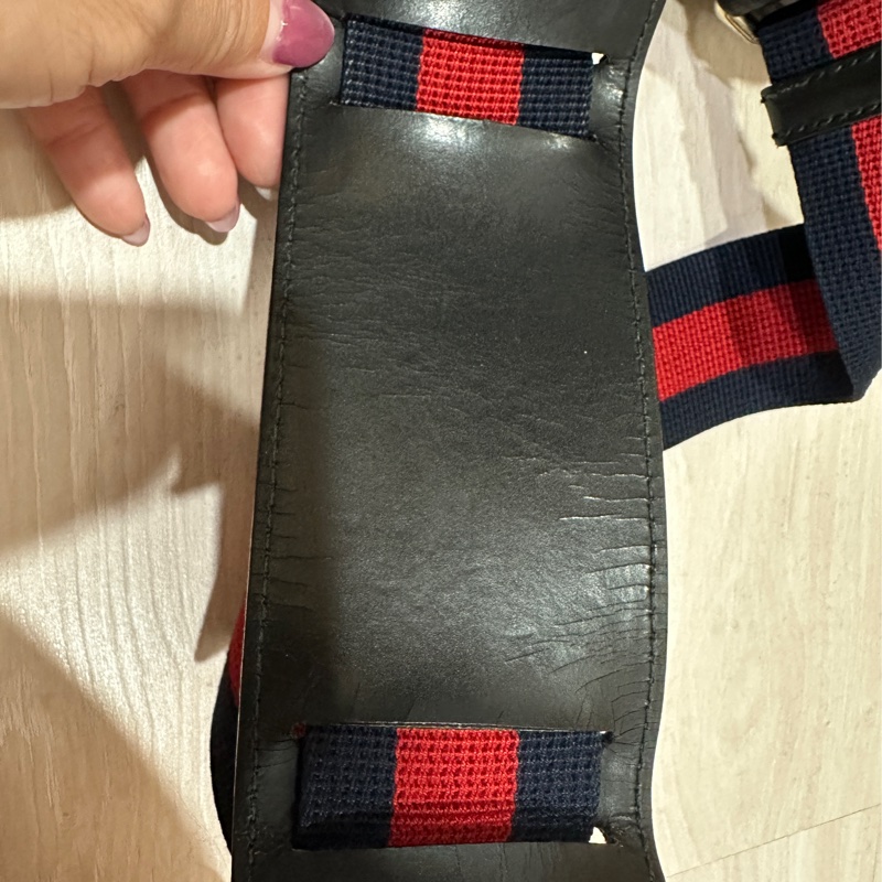 Gucci 黑灰原花logo 下蓋郵差包-9