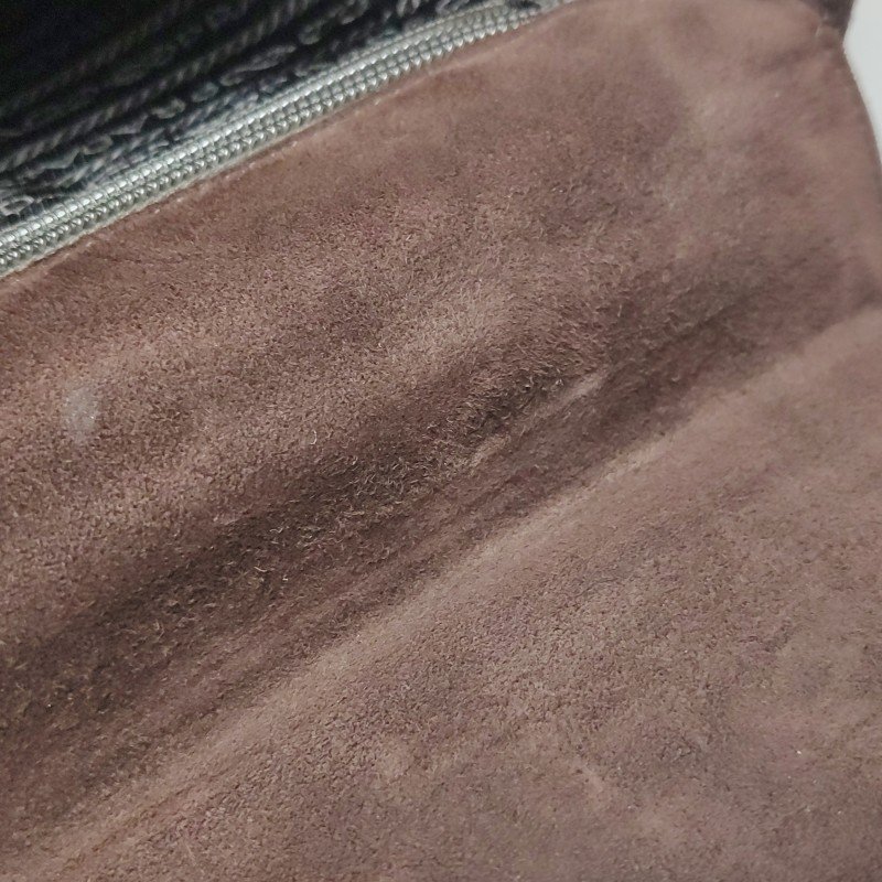 Prada翻毛皮純色字母Logo中古手提包-19