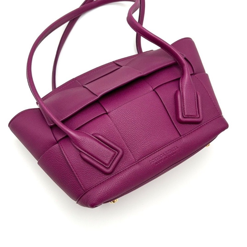 BV Arco翻蓋開合編織手提肩背包22*21*8 9新 配件塵袋-6