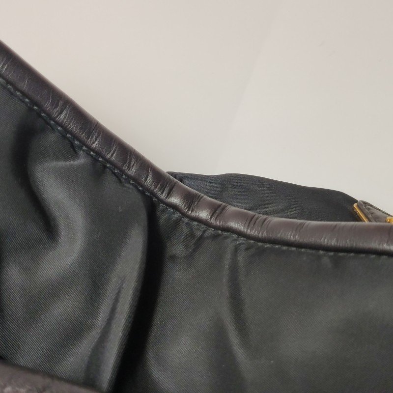 Prada牛皮尼龍布純色三角徽標手提包-20