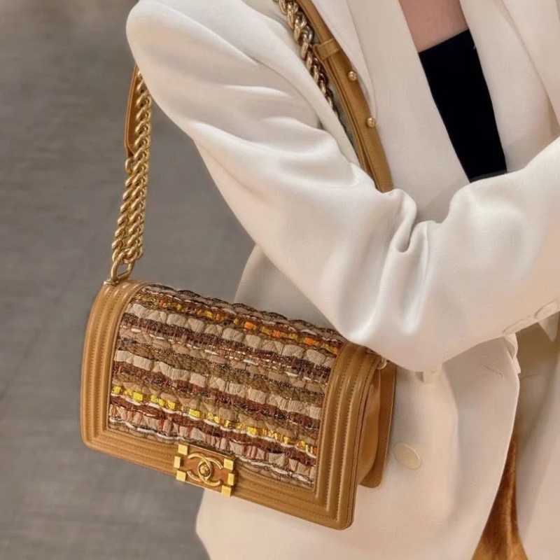 Chanel 金棕 幻彩 粗花呢 牛皮 Leboy 限定款 中號金屬拼木制扣子25*8*15cm 95新 配件保卡塵袋-0