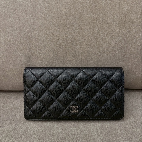 香奈兒黑銀荔枝皮長夾