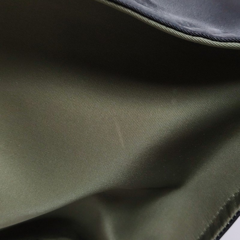 Fendi牛皮尼龍布拼色字母Logo斜挎包單肩包-13