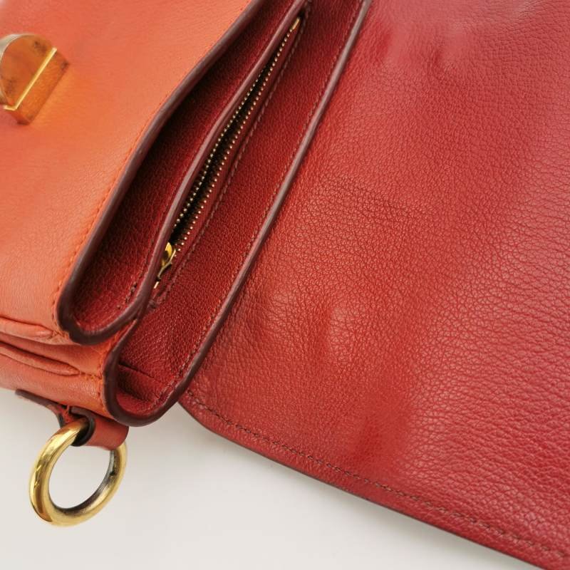 Miu Miu羊皮拼色金属旋扣斜挎包-12