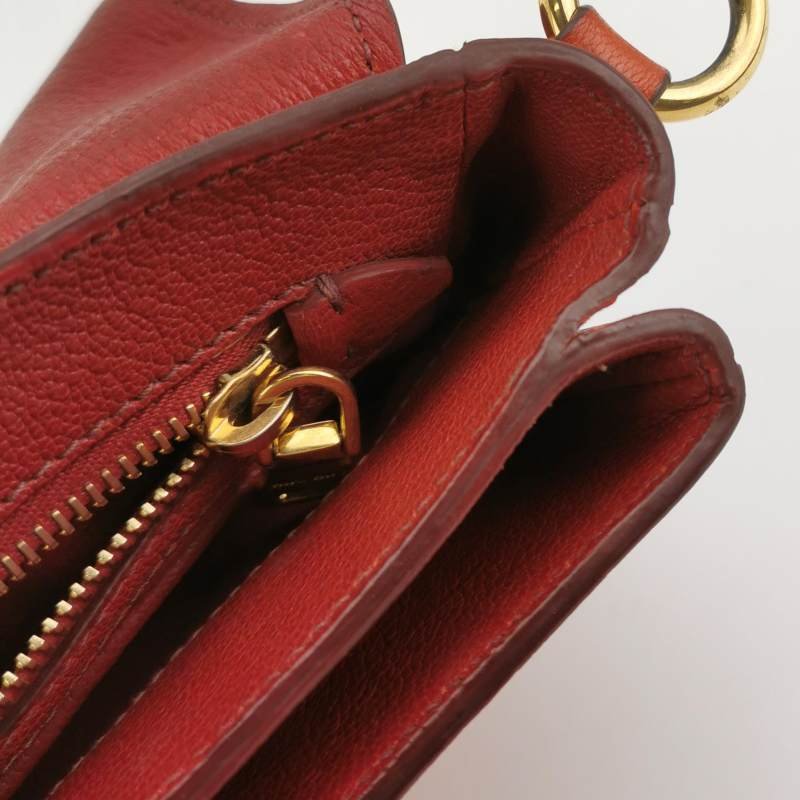 Miu Miu羊皮拼色金属旋扣斜挎包-13