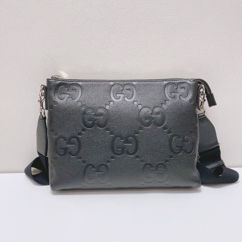 GUCCI 黑色雙GG皮壓花郵差包30x4x22cm 9新 配件塵袋-4