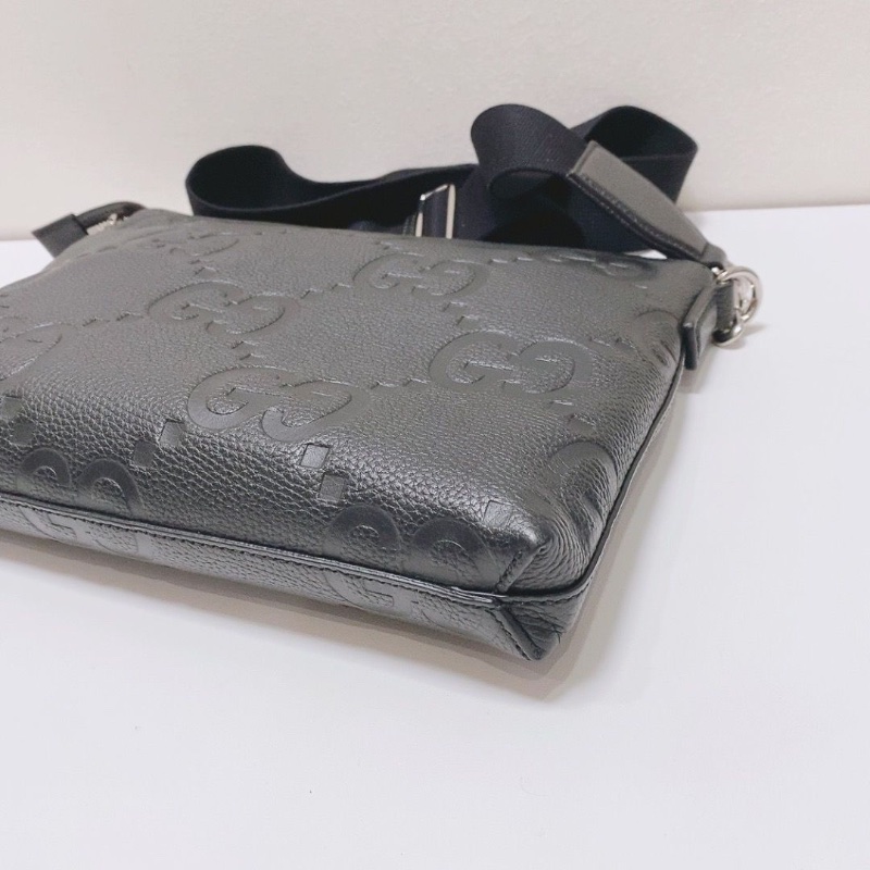 GUCCI 黑色雙GG皮壓花郵差包30x4x22cm 9新 配件塵袋-6