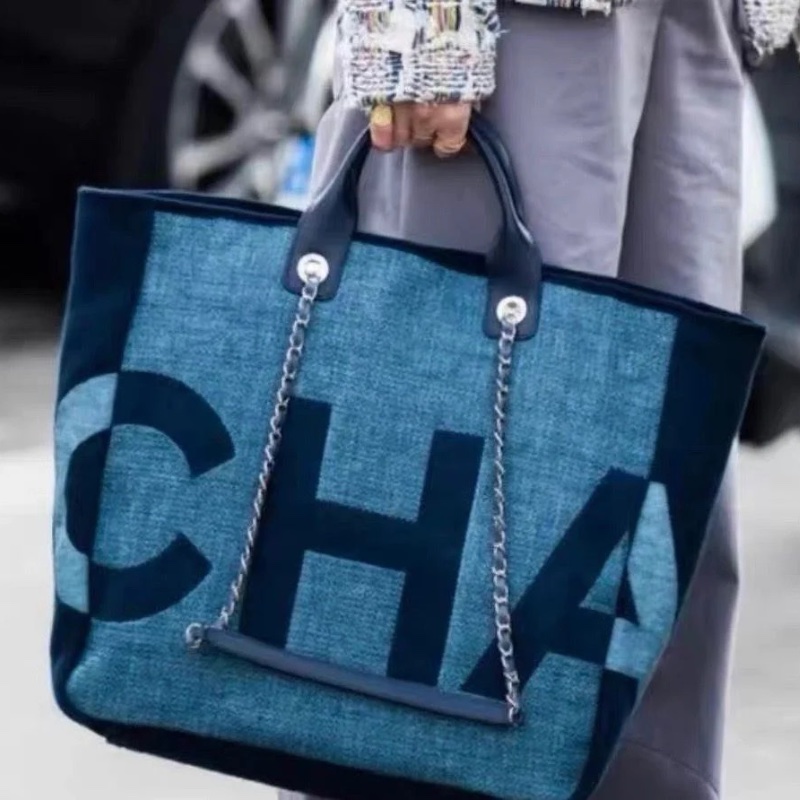 Chanel 超大字母 塗鴉 沙灘包38*30cm 95新 配件保卡 塵袋-1