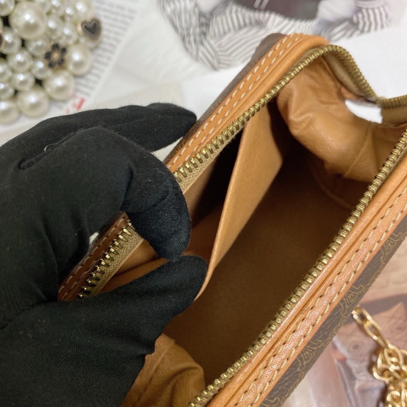 𝙲𝕖𝕝𝕚𝕟𝕖 mini老花雲朵包🏅 可可愛愛手機可放呦-15