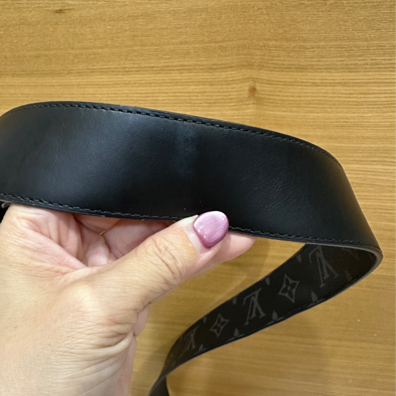 Lv 黑灰原花雙面皮帶 M9043V-6