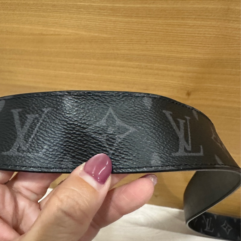 Lv 黑灰原花雙面皮帶 M9043V-9